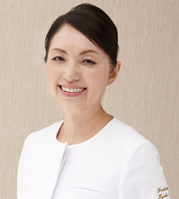 歯科医師 宝田 恭子先生